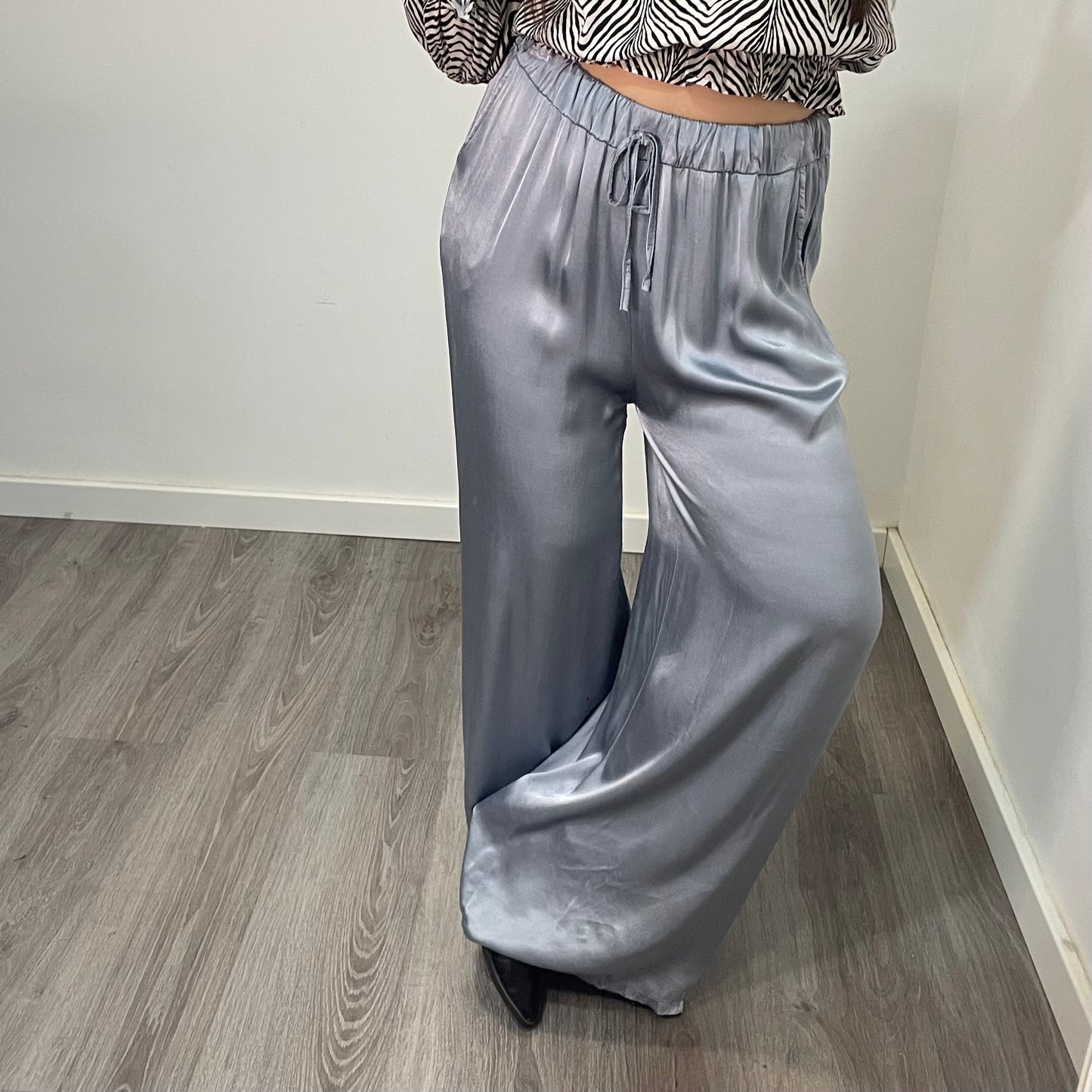 Pantalón Raso Gris